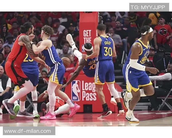 勇士输雷蒙又遭冲击！库里将缺席三连客，巴特勒左膝酸痛，咋整？